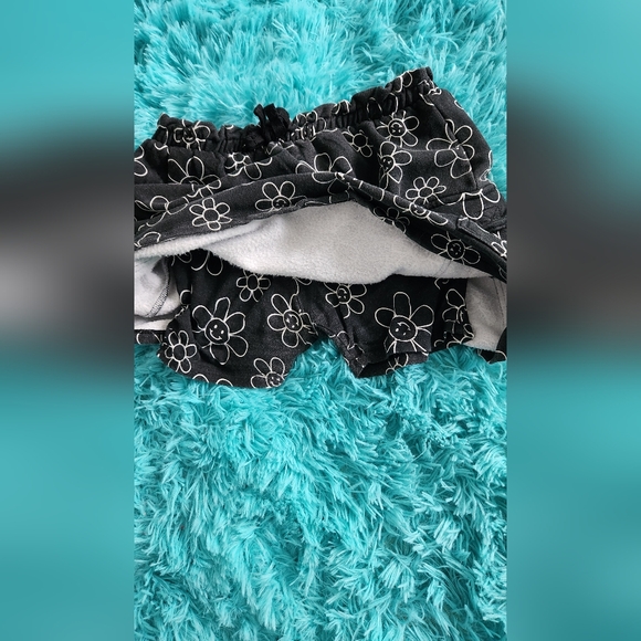 Mini Fleece Smiley Flowers Cargo Skort 2 pcs Set - Black - Picture 2 of 7